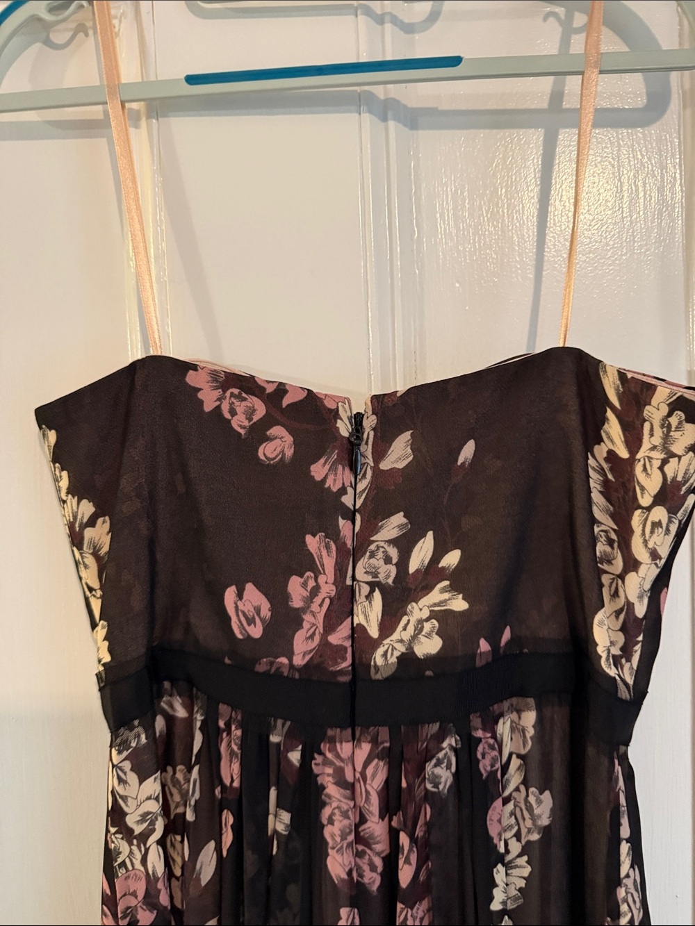 BCBGMaxAzria Black Maxi Dress with Pink and Cream Floral Print size 6 - Picture 5 of 6
